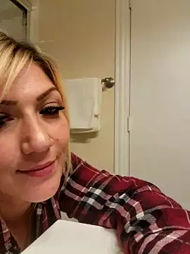 LittleMissEeve naked strip on cam for live sex video chat