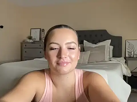 lynn_146 naked stripping on cam for live sex video chat