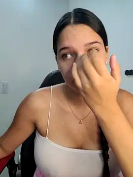 Ameliarizo naked strip on cam for live sex video chat