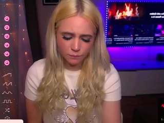 Blondekiss nude Live Sex Chat Room