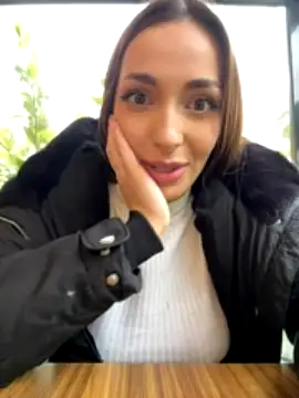 CharmingRuby naked strip on cam for live sex video chat