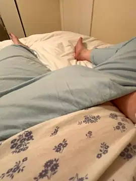 curvygirll2 naked strip on cam for live sex video chat