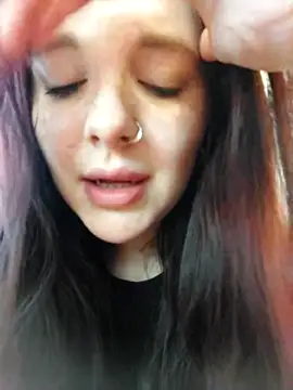 CuteAvery naked strip on cam for live sex video chat