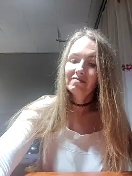 Evelina_cute naked strip on cam for live sex video chat