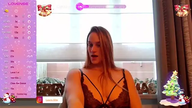 LauraXite naked strip on cam for live sex video chat