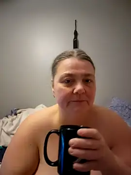 AmberDeepThroat naked strip on cam for live sex video chat
