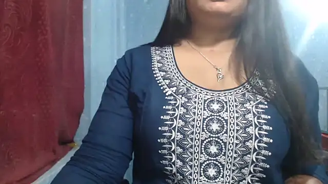 Bengal-queen naked strip on cam for live sex video chat
