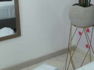 chloe-rosse18 nude Live Sex Chat Room