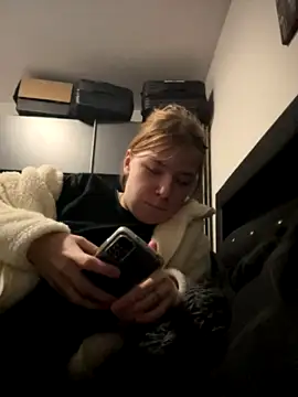 juliaundadem naked strip on cam for live sex video chat