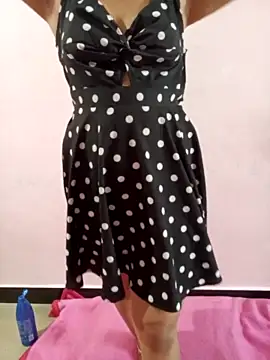 L0VE_DIYA naked strip on cam for live sex video chat