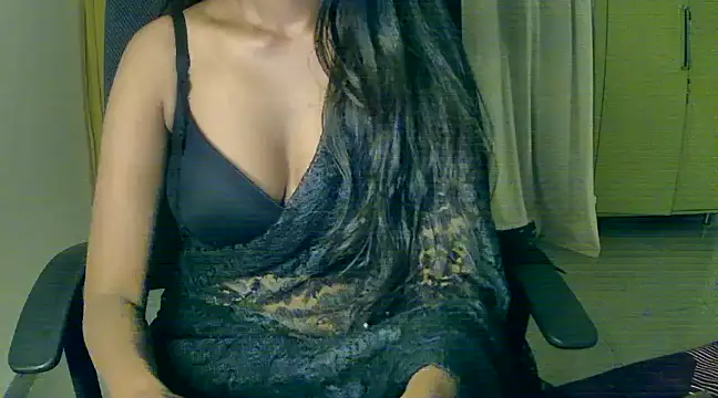 mayragirll8 naked strip on cam for live sex video chat