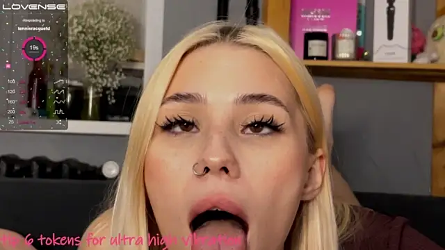 sarah_kurt naked strip on cam for live sex video chat