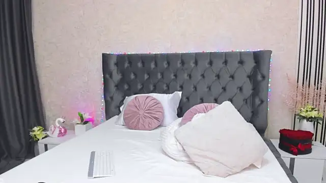 Selena_Sky naked strip on cam for live sex video chat