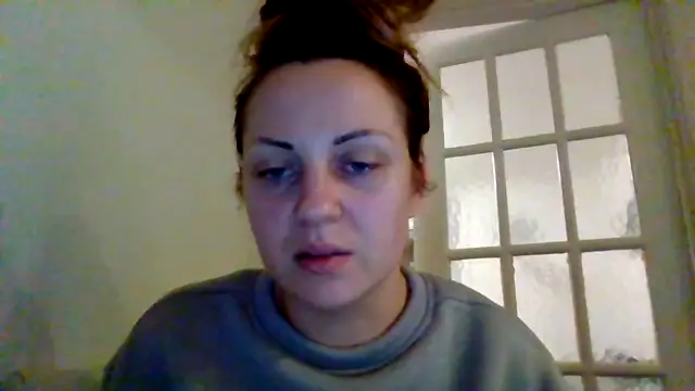 SkylaeMae28 naked strip on cam for live sex video chat