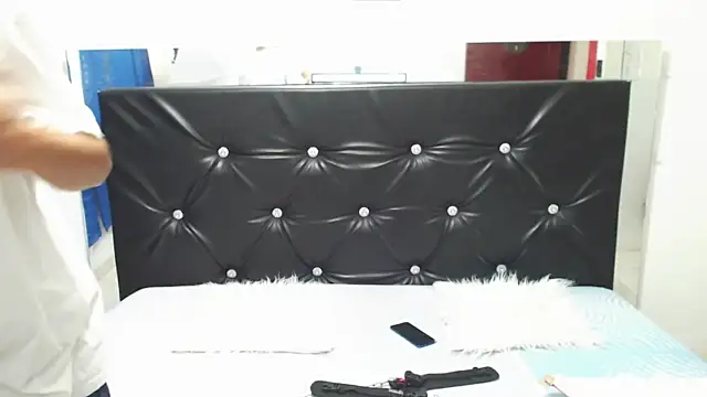 AmeliiaRuizz naked strip on cam for live sex video chat