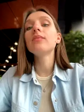 ArtistAnn naked strip on cam for live sex video chat