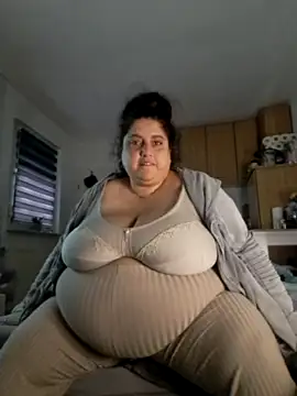 BBW-HOTTI naked strip on cam for live sex video chat