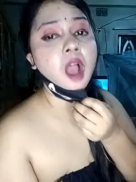 BBy_Queen_in naked strip on cam for live sex video chat