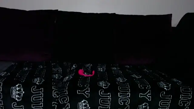 HQPixie naked strip on cam for live sex video chat