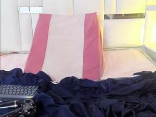 LaraSmithh nude Live Sex Chat Room