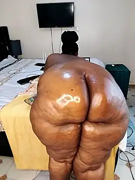 MsWhiteChocolatte naked strip on cam for live sex video chat