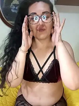 nerdyandsassy naked strip on cam for live sex video chat