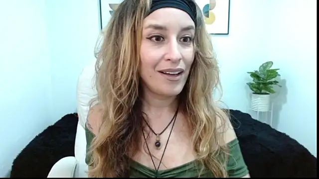 Paula_Paz naked strip on cam for live sex video chat