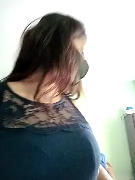 Pori–Moni naked strip on cam for live sex video chat