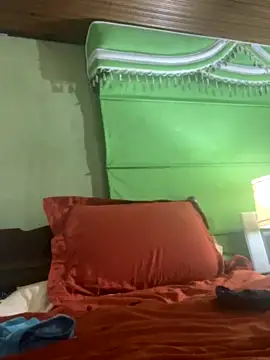 SexySpanishBombshell naked strip on cam for live sex video chat