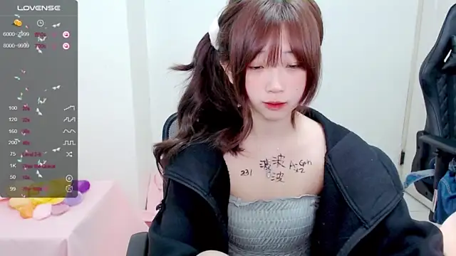 Sophia-july naked strip on cam for live sex video chat