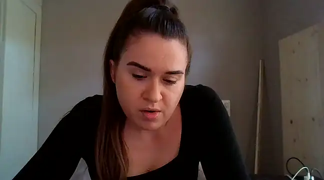 avajade naked strip on cam for live sex video chat