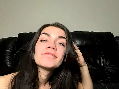 Bob-Me-Missy naked strip on cam for live sex video chat