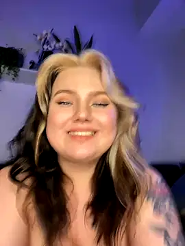 CherrieCurvie naked strip on cam for live sex video chat