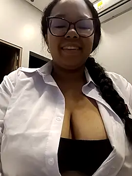 dilanyx naked strip on cam for live sex video chat