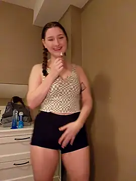 Heatherxsweetcheeks naked strip on cam for live sex video chat