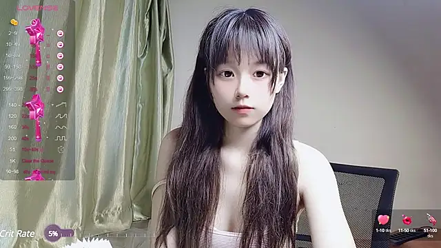 Henrietta- naked strip on cam for live sex video chat