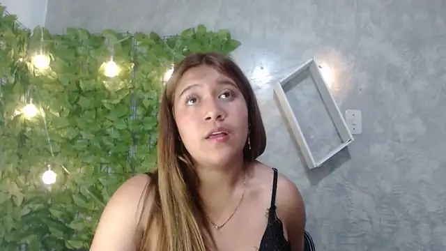 Hikari- naked strip on cam for live sex video chat