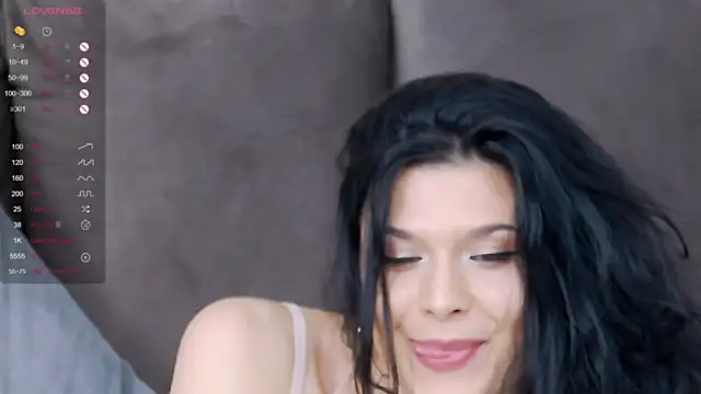 JuliettGrayX naked strip on cam for live sex video chat