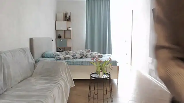 LissiKriziAh naked strip on cam for live sex video chat