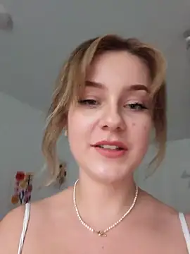 MaribelRiver naked strip on cam for live sex video chat