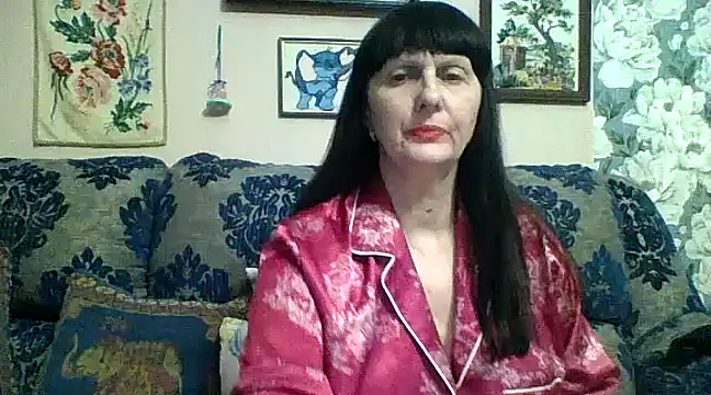 MelanyBanks naked strip on cam for live sex video chat