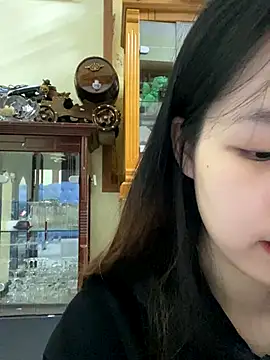 Minmin2k5 naked strip on cam for live sex video chat