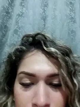 Sara_smiiith211 naked strip on cam for live sex video chat