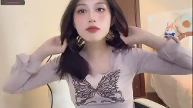 -Sydney- naked strip on cam for live sex video chat