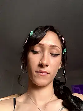 yasminprincess222 naked strip on cam for live sex video chat