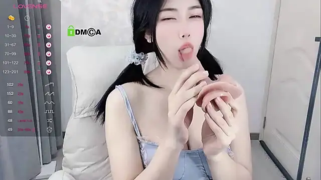 AR-Yoko naked strip on cam for live sex video chat