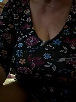 ARRIVALADIVA naked strip on cam for live sex video chat
