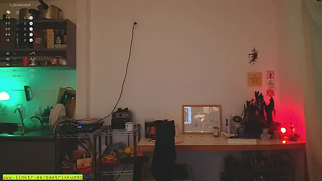 baetrixkuddo naked strip on cam for live sex video chat