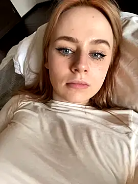 blueberry_eyess naked strip on cam for live sex video chat