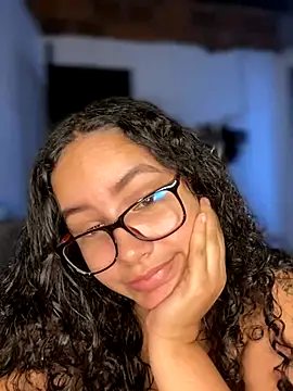CurlyGirl_1 naked strip on cam for live sex video chat